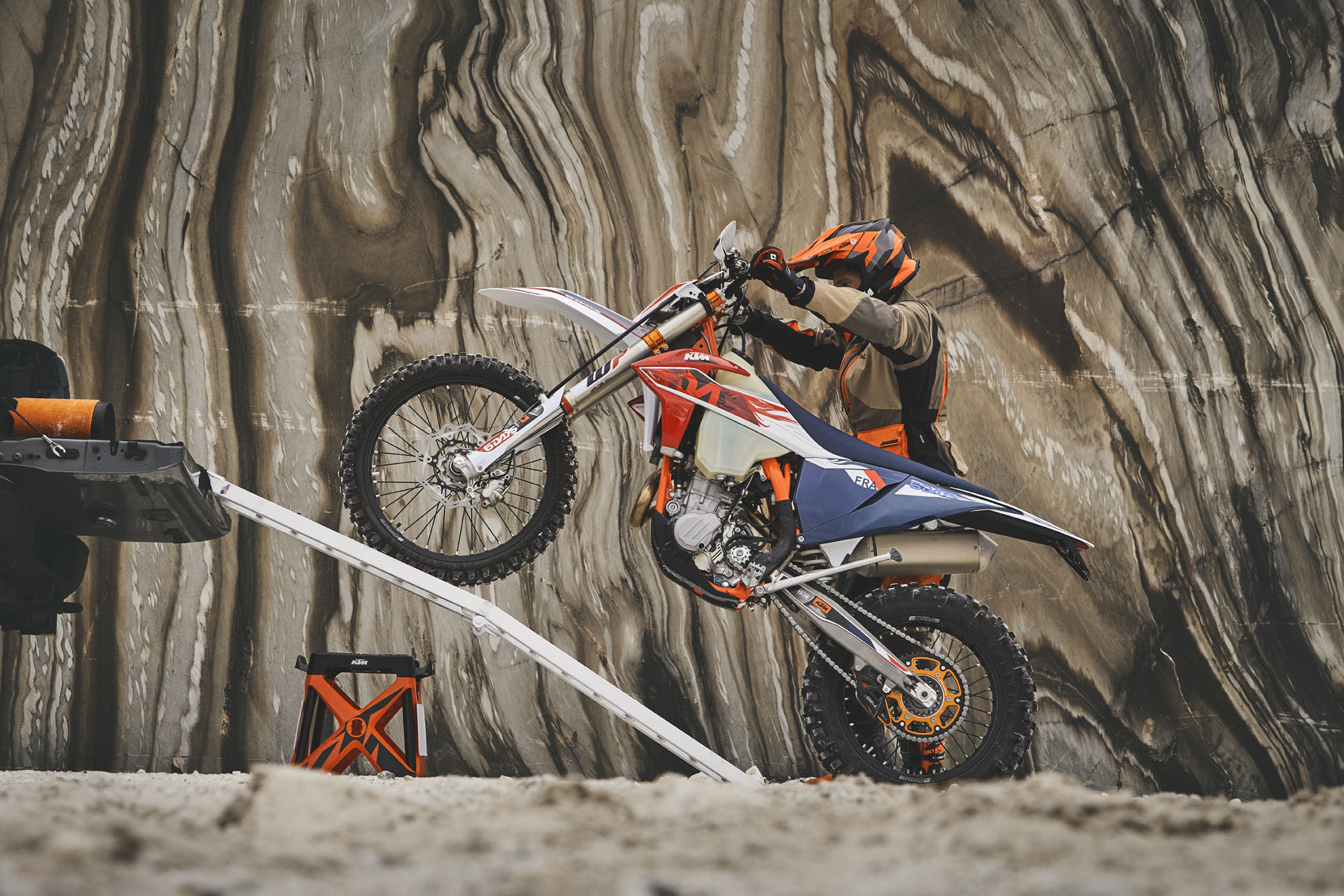 MY23 KTM 450 EXC-F Six Days – Static – Cat B – FRA Approved